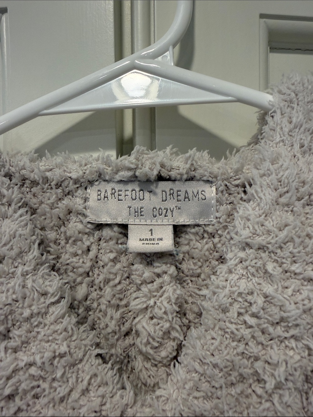 Barefoot Dreams The Cozy Plush Hooded Women's Poncho - Light Beige size 1 - Picture 2 of 3